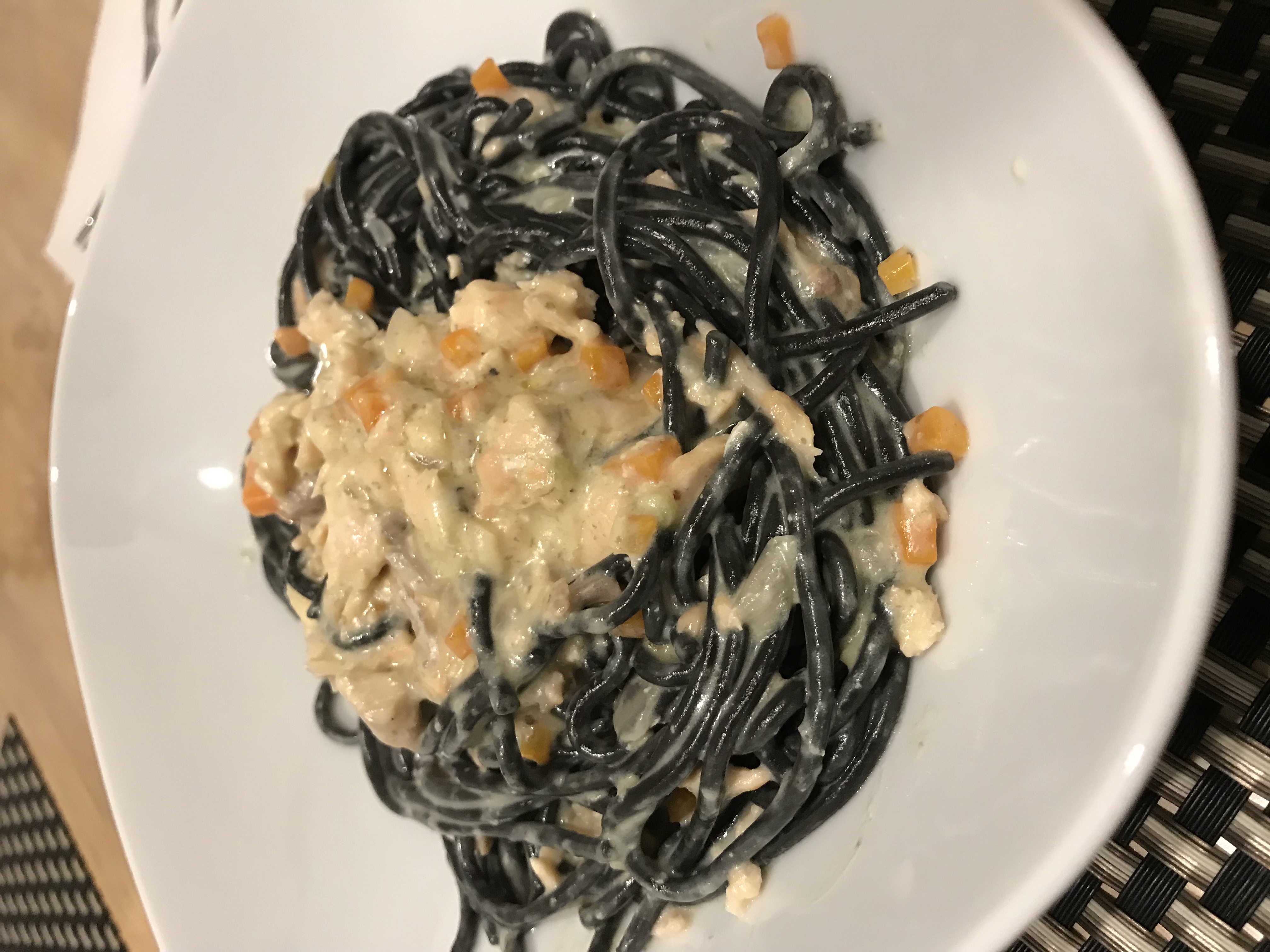 Garofalo - Spaghetti Garofalo nero di sepia con salmon