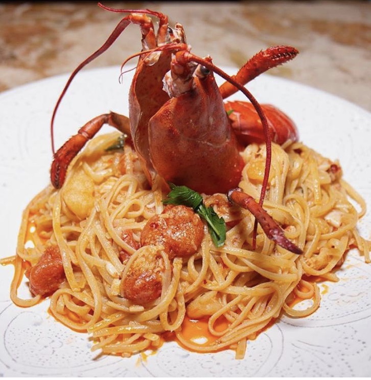 Garofalo - Linguine Lobster in cherry tomato sause with calabrian peperoncino